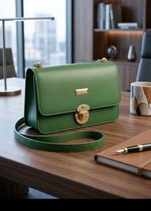 Chic Green Shoulder Bag