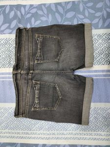 Stylish Cuffed Denim Shorts