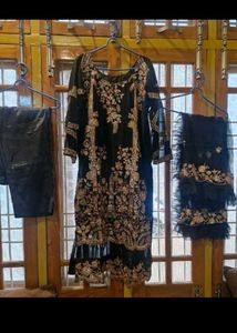 Elegant Black &amp; Gold Embroidered Kurta Set