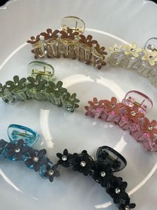 Floral Claw Hair Clips - Trendy Styles