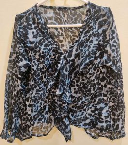 Chic Leopard Print V-Neck Top