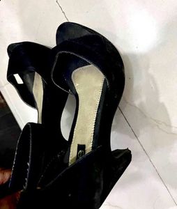 Trove Black Heelss