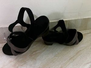 Stylish Black Wedge Sandals