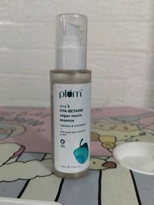 Plum Cica & HYA-Betaine Vegan Mucin Essence