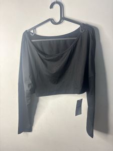 Black Cropped Long Sleeve Top