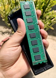 Simmtronics 2 GB DDR3 Ram 1333 Mhz(PC 10600)