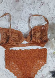 Lace Bra and Panty Set