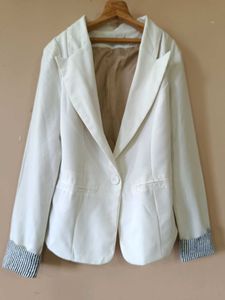 Elegant White Women's Blazer with Striped Cuffs