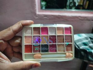 16 Color Eyeshadow Palette