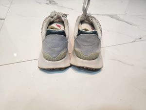 New Balance Sneakers - Grey &amp; White
