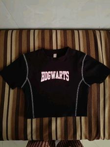 Hogwarts Cropped Tee