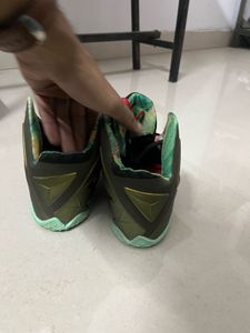 URGENT 🚨 Nike LeBron Soldier 11 Basketball Shoes