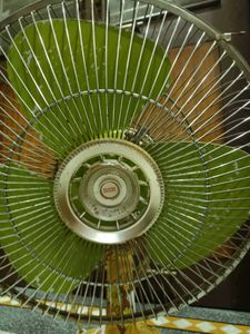 Vintage Desk Fan - Retro Charm