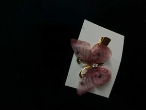choose any ( 1 )Butterfly korean Hair Clip 🩷 or💚