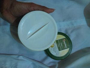 Himalaya Olive Nourishing Cream