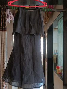 Chic Black Pleated Midi Dress