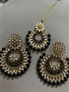 Elegant Black &amp; Gold Maang Tikka Set