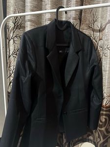 Black Solid Regular Fit Casual Blazer
