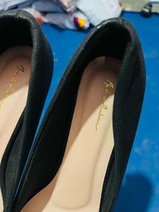 black comfy heels unused fixed price