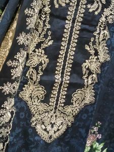 Elegant Black Kurta with Floral Embroidery