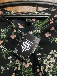 girls floral top M Size