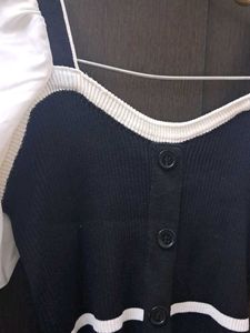Chic Black &amp; White Puff Sleeve Top
