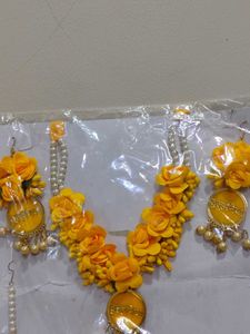 Yellow Floral Jewellery Set