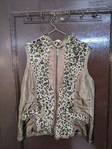 Stylish Leopard Print Sleeveless Jacket