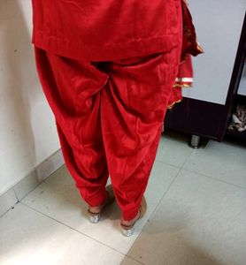 ❤️❤️satin Red Kurta Set with Gold Embroidery