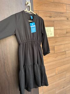 Chic Black Tiered Midi Dress
