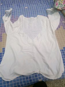 Beautiful White Max Brand Tunic In Xl Size