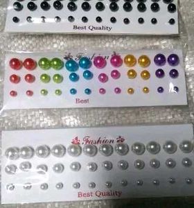Set of Fashionable Stud Earrings