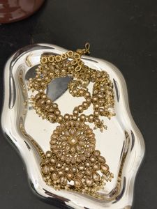 Antique Gold &amp; Pearl Bridal Maang Tika