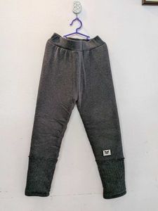 Cozy Dark Grey Leggings with Cute Detail