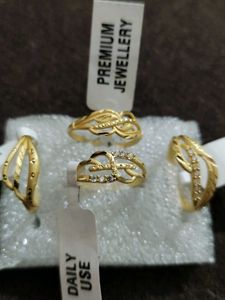 Elegant look like Gold Rings Set( colour gua)rante