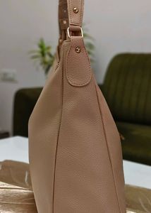 Chic Tan Shoulder Bag