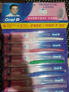6+2=8 ORAL-B SENSITIVE &GUMS EXTRA SOFT TOOTHBRUSH