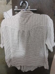 Chic Checked Cropped Blouse