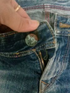 Men's Blue levis Jeans Size-32 No return/No refund
