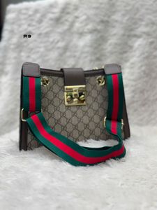 GUCCI PADLOCK SHOULDER CHAIN BAG*