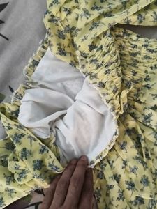 Floral Smocked Puff Sleeve Top SIZE- SMALL