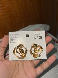 H&amp;M Gold Tone rose Earrings