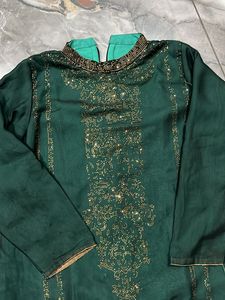 Elegant Emerald Kurta with Gold Embellishments
