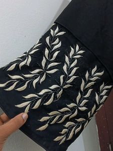 Elegant Black Abaya with Leaf Embroidery