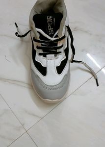 Unisex Sports Shoes.