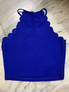 Cut Out Detail Crop Top