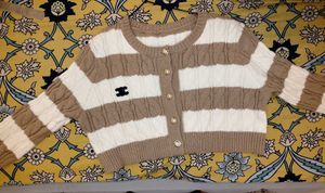 Beige &amp; White Korean/Y2K Cropped Wool Sweater 🤎🤍