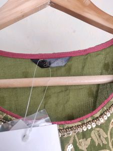 Aurelia Green Zari Kurti ( Women)