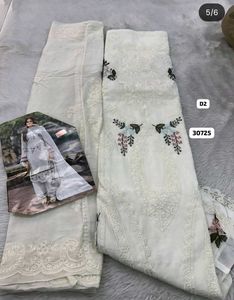 WHITE/BLACK PAKISTANI SUIT