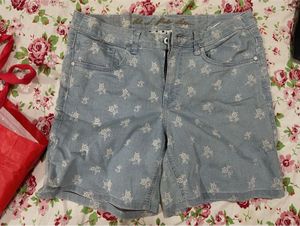 Cute patterned denim shorts